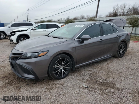 2023 Toyota Camry SE z VIN 4T1G11AK2PU788523, wystawiony jako Copart lot #42755725 z przebiegiem 38 311 mil mil oraz Czysty tytuł • Clean title. Historia ofert i sprzedaży dostępna na DreamBid. Obrazek 1.