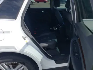 2018 Audi Q5 Premium Plus z VIN WA1BNAFY0J2239383, wystawiony jako IAAI lot #42384069 z przebiegiem 44 069 mil mil oraz . Historia ofert i sprzedaży dostępna na DreamBid. Obrazek 8.