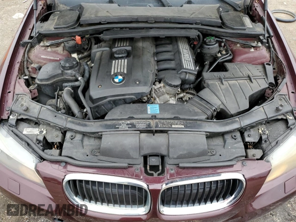 2009 BMW 3 Series 328i xDrive z VIN WBAPK53539A644254, wystawiony jako Copart lot #62842545 z przebiegiem 216 720 mil mil oraz Czysty tytuł • Clean title. Historia ofert i sprzedaży dostępna na DreamBid. Obrazek 11.