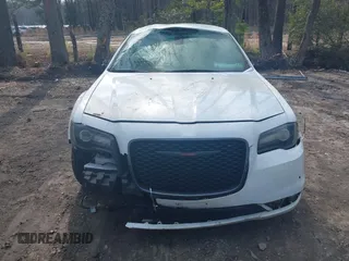 2021 Chrysler 300 with VIN 2C3CCABG1MH520380, listed as a IAAI auction lot 41639405 with 87,832 mi miles. Bid and sale history available at carsss.com. Image 13.