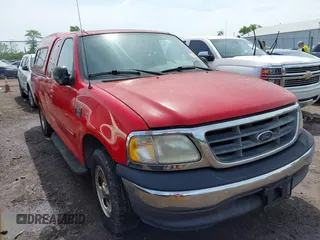 2003 Ford F-150 XL z VIN 1FTRX17WX3NA53833, wystawiony jako IAAI lot #42220497 z przebiegiem Nie podano mil oraz . Historia ofert i sprzedaży dostępna na DreamBid. Obrazek 1.