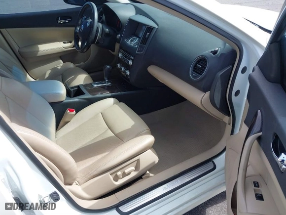 2014 Nissan Maxima 3.5 SV with VIN 1N4AA5AP7EC492788, listed as a IAAI auction lot 41737646 with 134786 miles. Bid and sale history available at carsss.com. Image 5.