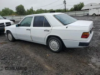 1990 Mercedes-Benz 300 with VIN WDBEB28D0LB224203, listed as a Copart auction lot 56349565 with 239,773 mi miles and Clean Title. Bid and sale history available at DreamBid. Image 2.