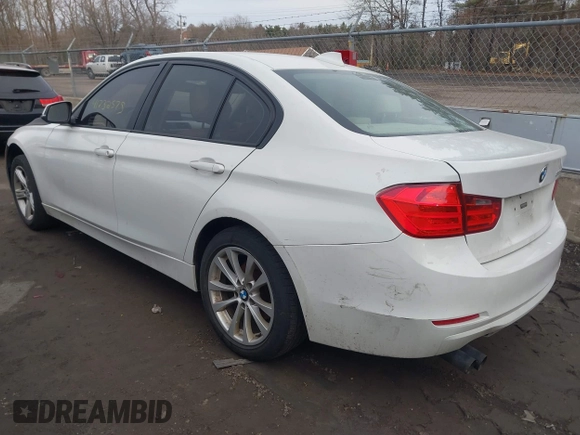 2012 BMW 3 Series 328i с VIN WBA3C1C58CF431864, выставлен на аукционе IAAI как лот 41732575 с пробегом Не указан миль и . История ставок и продаж доступна на DreamBid. Изображение 3.