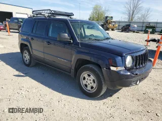 2016 Jeep Patriot Sport z VIN 1C4NJRBB4GD509405, wystawiony jako Copart lot #56781025 z przebiegiem 161 920 mil mil oraz Czysty tytuł • Clean title. Historia ofert i sprzedaży dostępna na DreamBid. Obrazek 4.