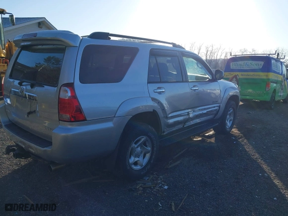 2006 Toyota 4Runner SR5 with VIN JTEBU14R668070572, listed as a IAAI auction lot 41812224 with 133,906 mi miles. Bid and sale history available at carsss.com. Image 4.