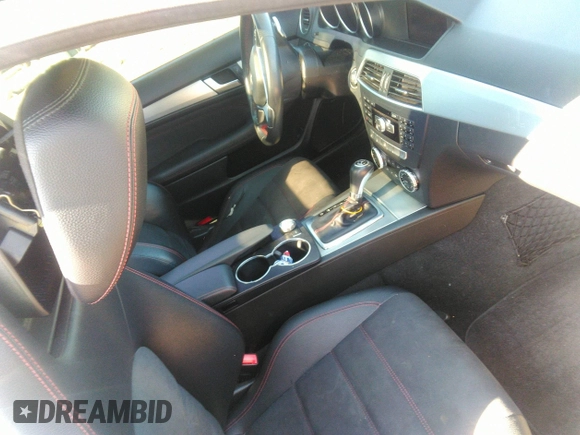 2014 Mercedes-Benz C 250 с VIN WDDGJ4HB0EG255759, выставлен на аукционе IAAI как лот 41967935 с пробегом 146 275 миль миль и . История ставок и продаж доступна на DreamBid. Изображение 5.