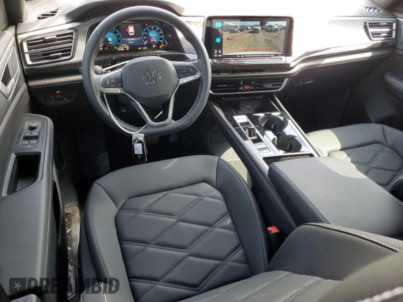 2025 Volkswagen Atlas SE z VIN 1V2JE2CA4SC205357, wystawiony jako Copart lot #51688695 z przebiegiem 4 355 mil mil oraz Szkoda całkowita • Salvage title. Historia ofert i sprzedaży dostępna na DreamBid. Obrazek 8.