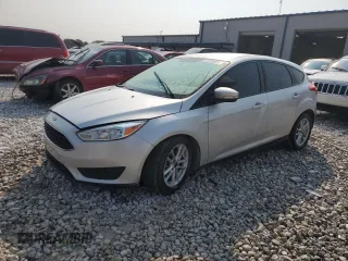 2015 Ford Focus SE with VIN 1FADP3K23FL332086, listed as a Copart auction lot 71199274 with 124,209 mi miles and Clean Title. Bid and sale history available at carsss.com. Image 1.