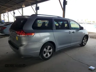 2014 Toyota Sienna LE AAS z VIN 5TDKK3DC6ES455092, wystawiony jako Copart lot #55516435 z przebiegiem 256 846 mil mil oraz Szkoda całkowita • Salvage title. Historia ofert i sprzedaży dostępna na DreamBid. Obrazek 3.