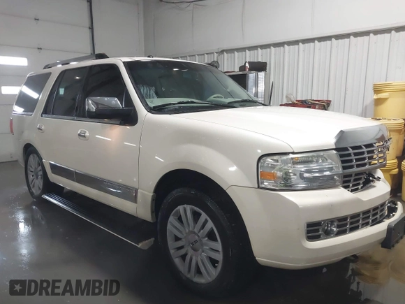 2008 Lincoln Navigator with VIN 5LMFU28528LJ13624, listed as a IAAI auction lot 41359456 with 224,798 mi miles. Bid and sale history available at carsss.com. Image 14.