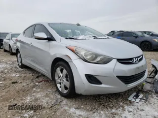 2013 Hyundai Elantra GLS z VIN KMHDH4AE6DU724975, wystawiony jako Copart lot #49169974 z przebiegiem Nie podano mil oraz Szkoda całkowita • Salvage title. Historia ofert i sprzedaży dostępna na DreamBid. Obrazek 1.