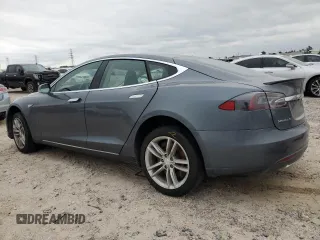 2013 Tesla Model S Performance с VIN 5YJSA1CP6DFP22018, выставлен на аукционе Copart как лот 55681235 с пробегом 86 813 миль миль и Списание • Salvage title. История ставок и продаж доступна на DreamBid. Изображение 2.