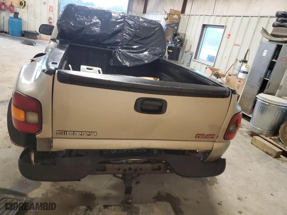 2000 GMC New Sierra 1500 SLE with VIN 1GTEC14W2YZ108466, listed as a Copart auction lot 47326275 with 157,548 mi miles and Salvage Title. Bid and sale history available at carsss.com. Image 6.