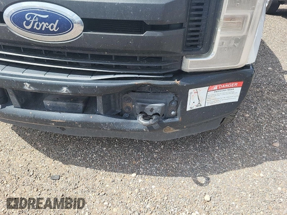 2019 Ford F-350 XL с VIN 1FD7X3A68KEG78527, выставлен на аукционе IAAI как лот 42636585 с пробегом 145 652 миль миль и . История ставок и продаж доступна на DreamBid. Изображение 9.