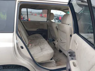 2006 Toyota Highlander with VIN JTEGP21A460115251, listed as a IAAI auction lot 41704239 with 207,327 mi miles. Bid and sale history available at carsss.com. Image 8.