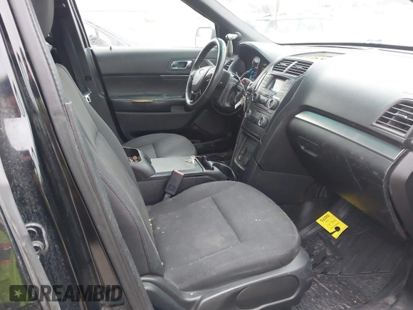 2016 Ford Police Interceptor Utility z VIN 1FM5K8AR6GGA62950, wystawiony jako IAAI lot #41521566 z przebiegiem 139 127 mil mil oraz . Historia ofert i sprzedaży dostępna na DreamBid. Obrazek 5.