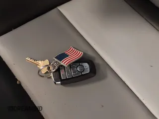 2024 Ford Explorer XLT с VIN 1FMSK8DH3RGA55012, выставлен на аукционе IAAI как лот 42318490 с пробегом 3 248 миль миль и . История ставок и продаж доступна на DreamBid. Изображение 11.