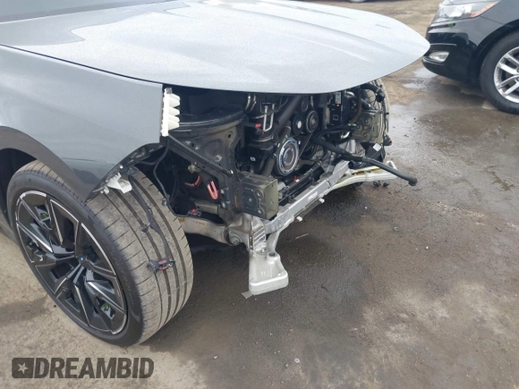 2024 BMW 7 Series 740i with VIN WBA23EH01RCP35452, listed as a IAAI auction lot 42064471 with 13,657 mi miles and . Bid and sale history available at DreamBid. Image 6.