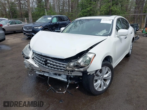 2011 Infiniti M37 with VIN JN1BY1AR9BM373072, listed as a IAAI auction lot 41918340 with 90,820 mi miles. Bid and sale history available at carsss.com. Image 6.