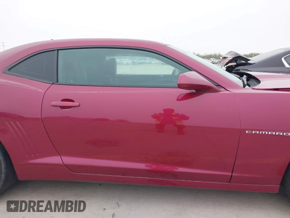 2014 Chevrolet Camaro LT z VIN 2G1FC1E3XE9317459, wystawiony jako IAAI lot #41168805 z przebiegiem 126 298 mil mil oraz . Historia ofert i sprzedaży dostępna na DreamBid. Obrazek 14.