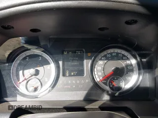 2018 Ram 2500 Tradesman z VIN 3C6UR5CL1JG390282, wystawiony jako IAAI lot #42133001 z przebiegiem 256 087 mil mil oraz . Historia ofert i sprzedaży dostępna na DreamBid. Obrazek 7.