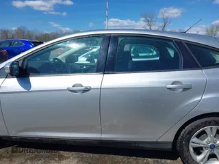 2013 Ford Focus SE with VIN 1FADP3K29DL162071, listed as a IAAI auction lot 41883318 with 170,911 mi miles. Bid and sale history available at carsss.com. Image 14.