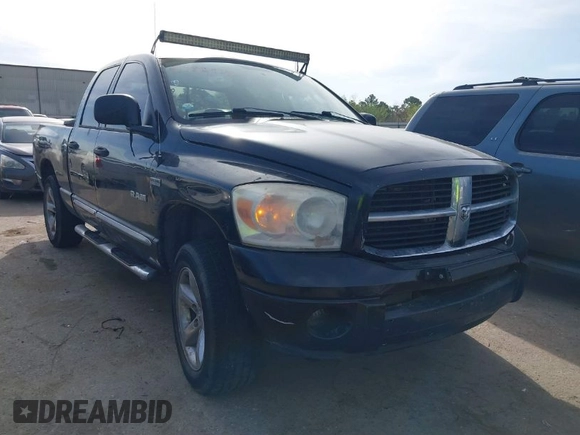 2008 Dodge 1500 SLT with VIN 1D7HU18288S599075, listed as a IAAI auction lot 41782914 with 221,244 mi miles. Bid and sale history available at carsss.com. Image 1.