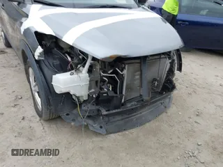 2020 Nissan Kicks S z VIN 3N1CP5BV9LL530914, wystawiony jako IAAI lot #41963479 z przebiegiem 93 062 mil mil oraz . Historia ofert i sprzedaży dostępna na DreamBid. Obrazek 6.