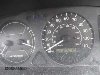 1999 Chevrolet Prizm z VIN 1Y1SK5488XZ446950, wystawiony jako IAAI lot #41798129 z przebiegiem 292 798 mil mil oraz . Historia ofert i sprzedaży dostępna na DreamBid. Obrazek 7.