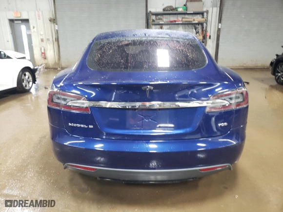 2015 Tesla Model S 85D with VIN 5YJSA1S24FF088555, listed as a Copart auction lot 86726754 with 85,653 mi miles and Salvage Title. Bid and sale history available at carsss.com. Image 6.