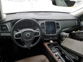 2019 Volvo XC90 Momentum with VIN YV4A22PK7K1435545, listed as a Copart auction lot 38032813 with 49,431 mi miles. Bid and sale history available at carsss.com. Image 8.