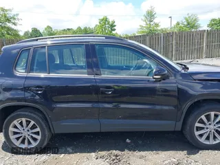 2017 Volkswagen Tiguan S z VIN WVGAV7AX3HK043141, wystawiony jako IAAI lot #42259813 z przebiegiem 63 151 mil mil oraz . Historia ofert i sprzedaży dostępna na DreamBid. Obrazek 14.