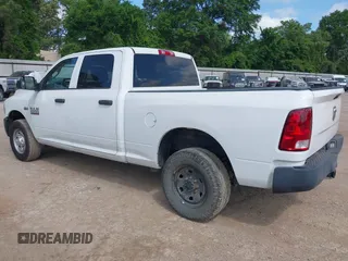 2018 Ram 2500 Tradesman with VIN 3C6UR4CJ4JG306531, listed as a IAAI auction lot 42071900 with 199,796 mi miles. Bid and sale history available at carsss.com. Image 3.