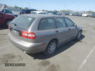 2004 Volvo V40 z VIN YV1VW27564F038086, wystawiony jako Copart lot #69464094 z przebiegiem 223 544 mil mil oraz Tytuł czysty. Historia ofert i sprzedaży dostępna na DreamBid. Obrazek 3.
