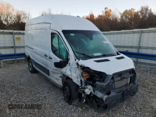 2022 Ford Transit Cargo z VIN 1FTBR1X8XNKA23913, wystawiony jako Copart lot #82981284 z przebiegiem Nie podano mil oraz Szkody całkowita. Historia ofert i sprzedaży dostępna na DreamBid. Obrazek 1.