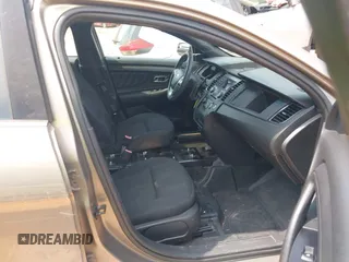 2015 Ford Police Interceptor z VIN 1FAHP2MK2FG135699, wystawiony jako IAAI lot #42614660 z przebiegiem 113 927 mil mil oraz . Historia ofert i sprzedaży dostępna na DreamBid. Obrazek 5.