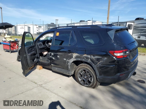 2025 Honda Pilot TrailSport z VIN 5FNYG1H61SB036233, wystawiony jako Copart lot #47130495 z przebiegiem Nie podano mil oraz Szkoda całkowita • Salvage title. Historia ofert i sprzedaży dostępna na DreamBid. Obrazek 2.