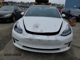 2022 Tesla Model 3 z VIN 5YJ3E1EA5NF324625, wystawiony jako Copart lot #46974745 z przebiegiem 106 617 mil mil oraz Szkoda całkowita • Salvage title. Historia ofert i sprzedaży dostępna na DreamBid. Obrazek 5.