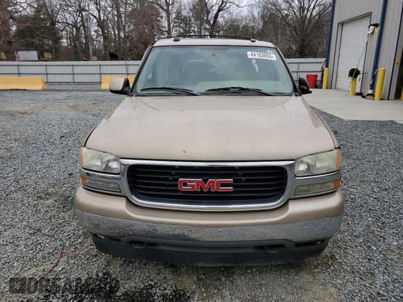 2005 GMC Yukon XL SLT with VIN 1GKFK16ZX5J197541, listed as a Copart auction lot 44103055 with 255,485 mi miles and Salvage Title. Bid and sale history available at carsss.com. Image 5.