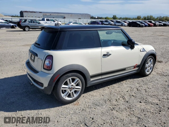 2012 MINI Hardtop S z VIN WMWSV3C55CTY19041, wystawiony jako Copart lot #52653075 z przebiegiem Nie podano mil oraz Czysty tytuł • Clean title. Historia ofert i sprzedaży dostępna na DreamBid. Obrazek 3.