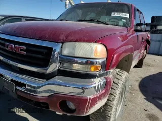 2007 GMC Sierra 2500HD SLT z VIN 1GTHK23D07F160281, wystawiony jako Copart lot #81633164 z przebiegiem 222 876 mil mil oraz Szkoda całkowita • Salvage title. Historia ofert i sprzedaży dostępna na DreamBid. Obrazek 10.