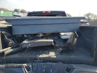 2018 Ram 1500 Express z VIN 1C6RR6KT9JS314881, wystawiony jako Copart lot #43798115 z przebiegiem Nie podano mil oraz Szkoda całkowita • Salvage title. Historia ofert i sprzedaży dostępna na DreamBid. Obrazek 13.