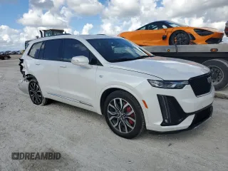 2022 Cadillac XT6 Sport with VIN 1GYKPGRS8NZ164305, listed as a Copart auction lot 80268754 with 17,232 mi miles and Salvage Title. Bid and sale history available at carsss.com. Image 4.