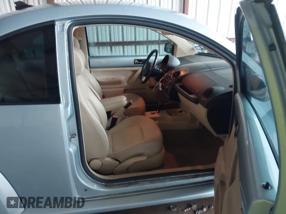 2010 Volkswagen Beetle с VIN 3VWPW3AG1AM022773, выставлен на аукционе IAAI как лот 42152867 с пробегом 138 604 миль миль и . История ставок и продаж доступна на DreamBid. Изображение 5.