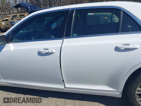 2013 Chrysler 300 with VIN 2C3CCABGXDH699096, listed as a IAAI auction lot 41614034 with 136,344 mi miles. Bid and sale history available at carsss.com. Image 15.