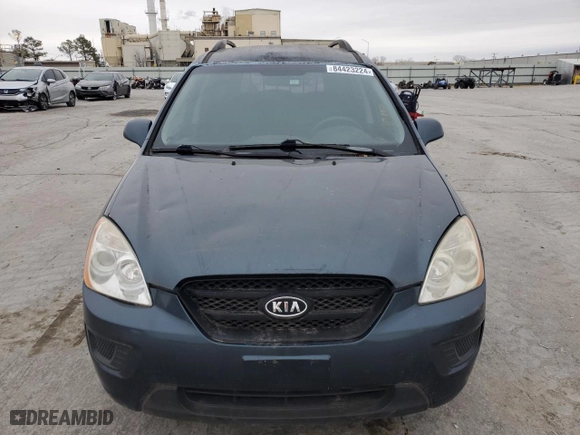 2009 Kia Rondo LX Base with VIN KNAFG528097246697, listed as a Copart auction lot 84423224 with 296,813 mi miles and Clean Title. Bid and sale history available at carsss.com. Image 5.