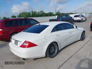 2006 Mercedes-Benz CLS 500 with VIN WDDDJ75XX6A017958, listed as a IAAI auction lot 42255953 with 169,538 mi miles and . Bid and sale history available at DreamBid. Image 4.