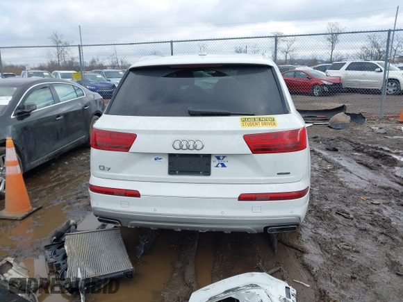 2018 Audi Q7 Premium Plus with VIN WA1LHAF74JD001365, listed as a IAAI auction lot 41503241 with 114,110 mi miles. Bid and sale history available at carsss.com. Image 17.