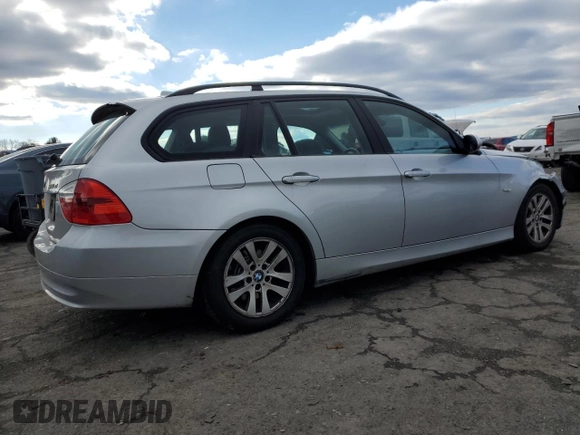 2007 BMW 3 Series 328xi z VIN WBAVT73587FZ36353, wystawiony jako Copart lot #85298474 z przebiegiem 96 375 mil mil oraz Szkoda całkowita • Salvage title. Historia ofert i sprzedaży dostępna na DreamBid. Obrazek 3.